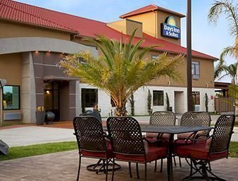 Days & By Wyndham Houston North-spring Motel