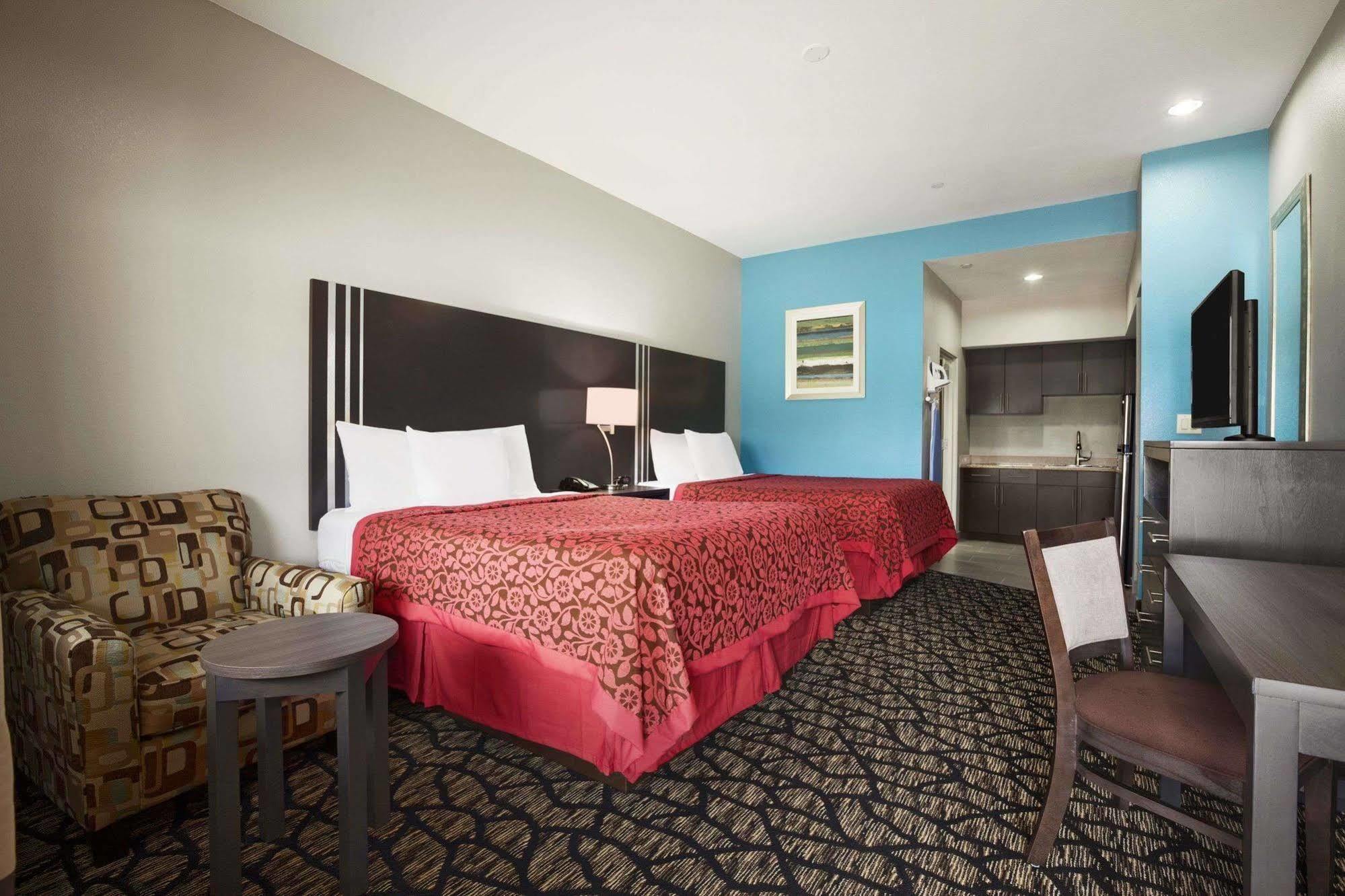 Days & By Wyndham Houston North-spring Motel