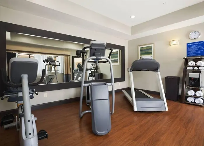 Days Inn & Suites By Wyndham Houston North-Spring