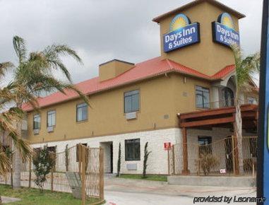 Motel Days & By Wyndham Houston North-spring