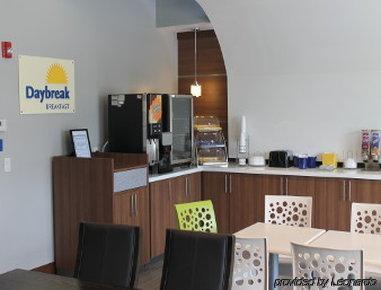 Days & By Wyndham Houston North-spring Motel Westfield