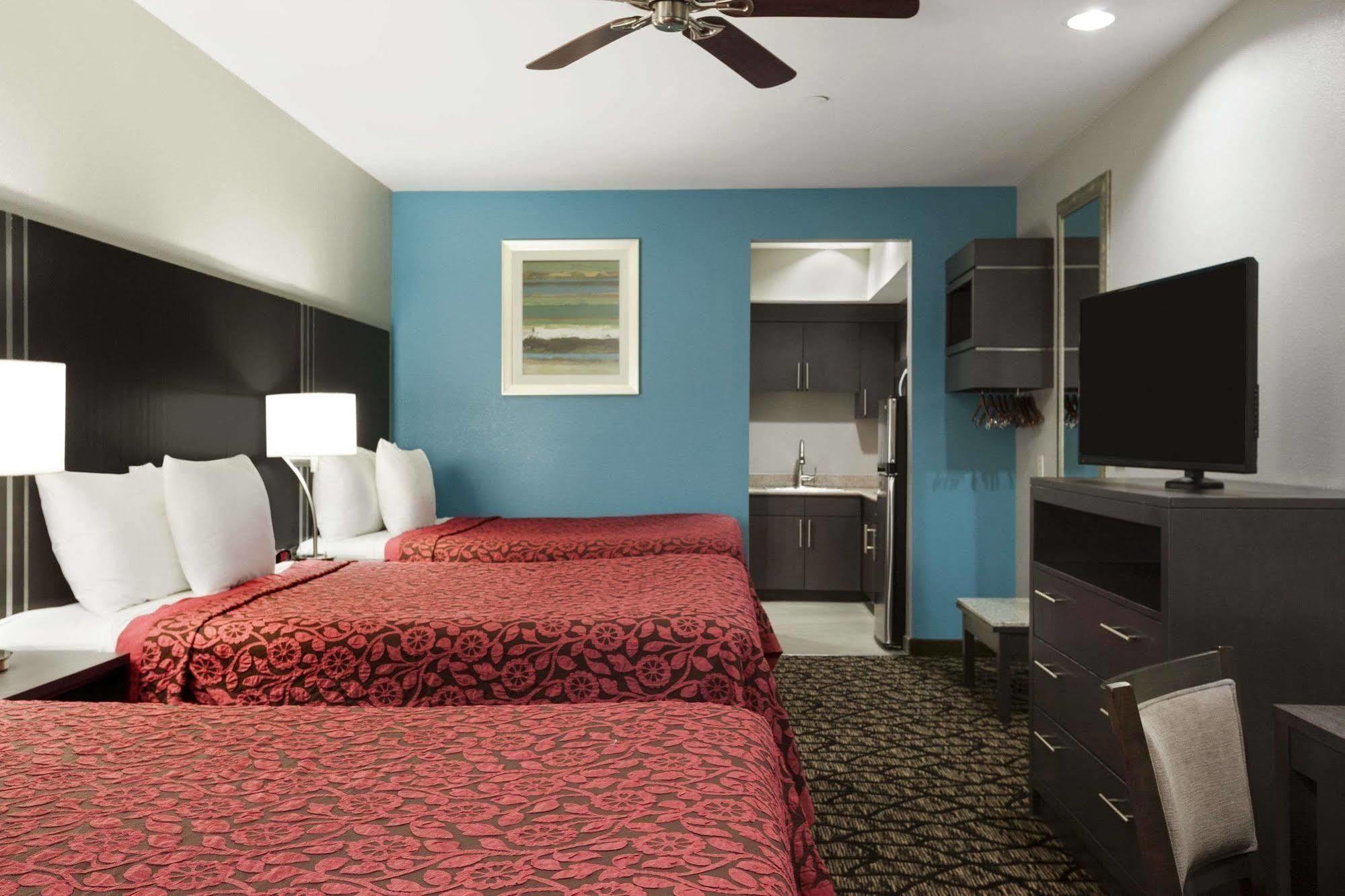 Days & By Wyndham Houston North-spring Westfield