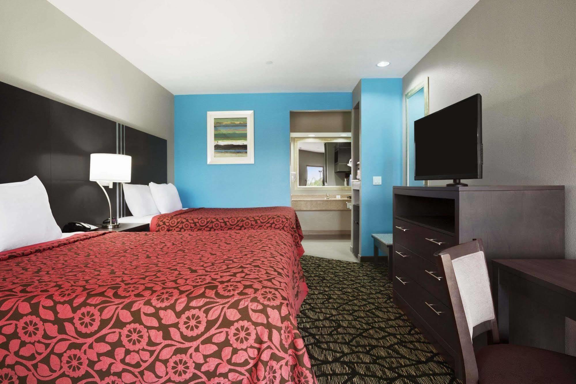 Days & By Wyndham Houston North-spring Westfield