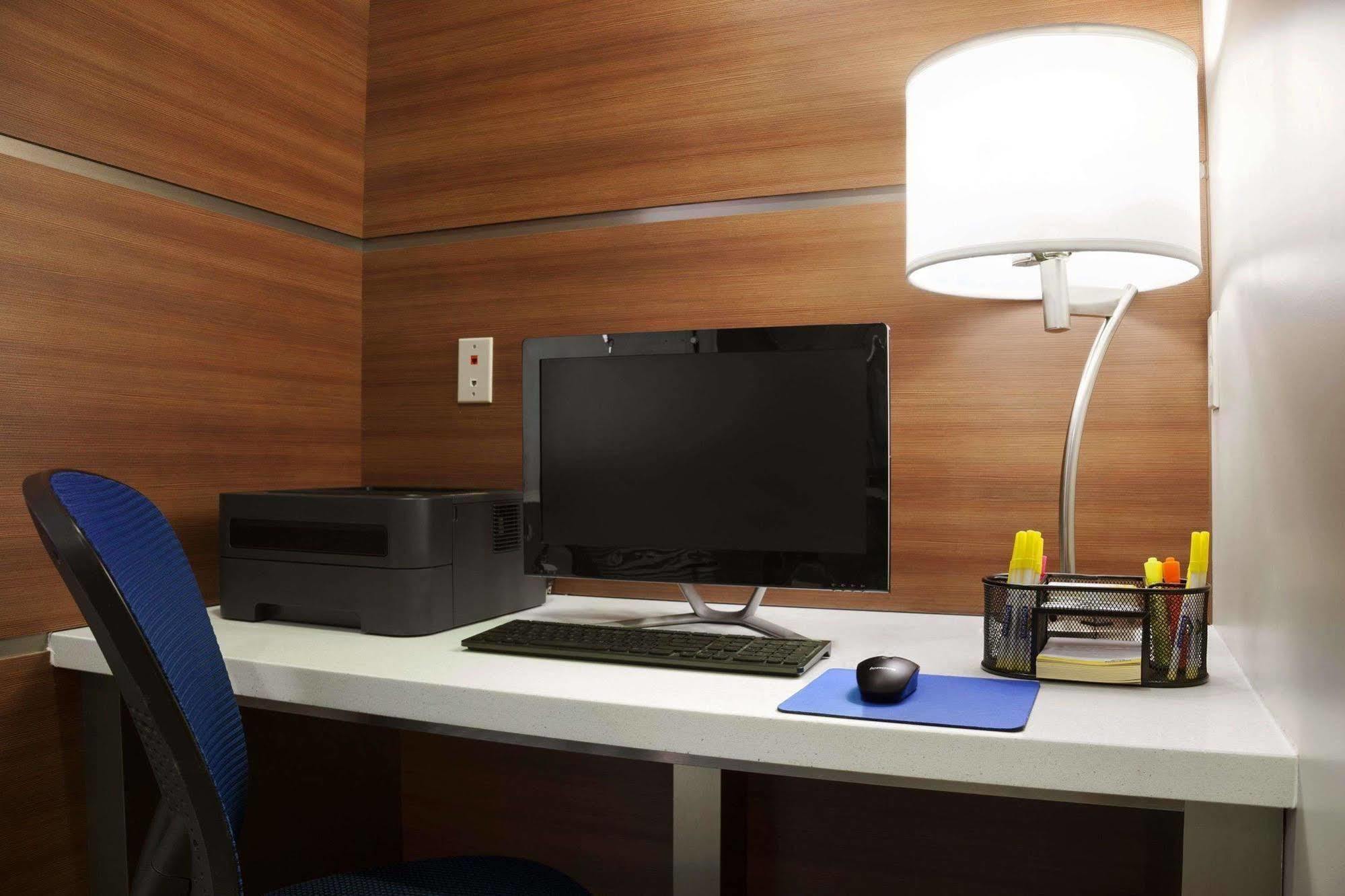 Motel Days & By Wyndham Houston North-spring 2*